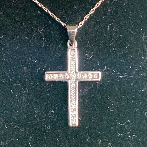 10K White Gold Diamond Cross Necklace